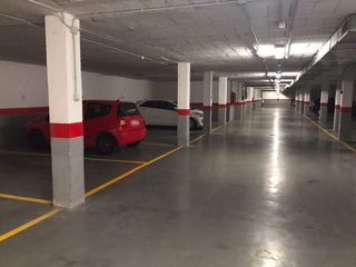 Aparcament cotxe a Calahonda