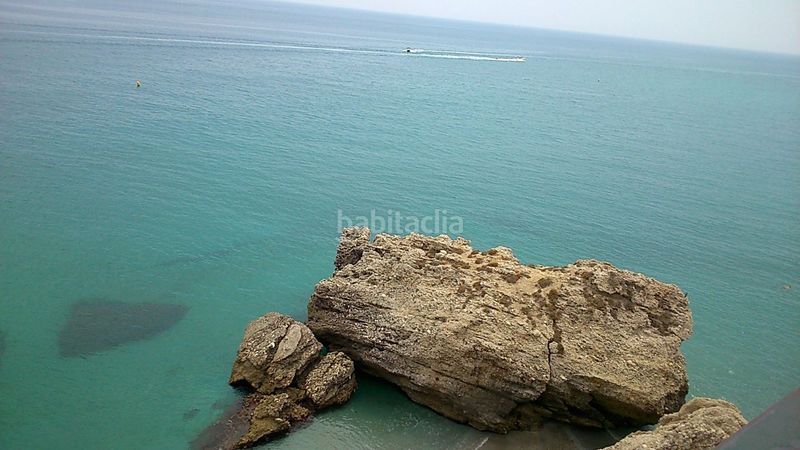 Foto 93eebba7-c54b-4a7f-a304-0d1e85d4f54e. Casa adossada amb calefacció aparcament a Avda Pescia - Ctra de Frigiliana Nerja