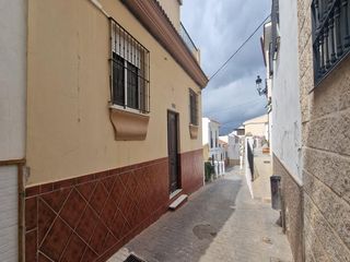 House in Cártama pueblo. Casa en venta en cártama, 4 dormitorios.
