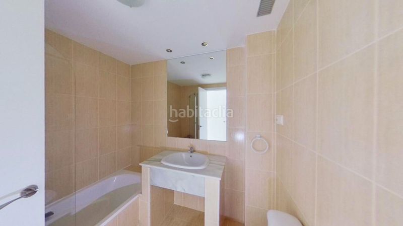 Foto a049e544-38fd-4c72-84aa-4b72c44183e6. Pis amb calefacció piscina a Calahonda Mijas
