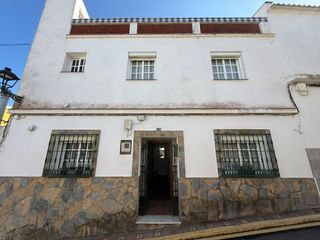 Casa a San Enrique-Guadiaro-Pueblo Nuevo. Casa en venta en guadiaro, 2 dormitorios.