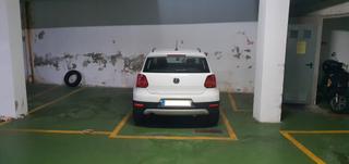 Aparcament cotxe a Passatge de Sant Benet 10