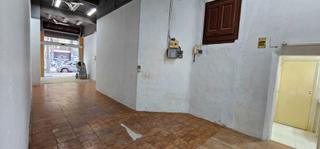 Location Local commercial  Carrer d'entença. Amplio local en calle entenza