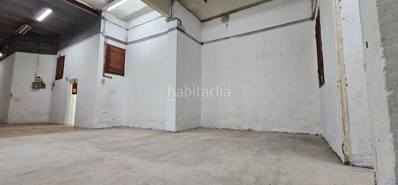 Foto 2e00a7af-c87b-46f5-9206-abe0b06d5413. Local comercial a carrer d'entença 35 a Sant Antoni Barcelona