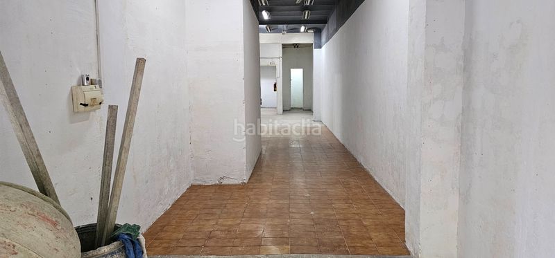 Foto 42c316a7-8ad6-42d4-95cb-83f611c33e0a. Local comercial a carrer d'entença 35 a Sant Antoni Barcelona