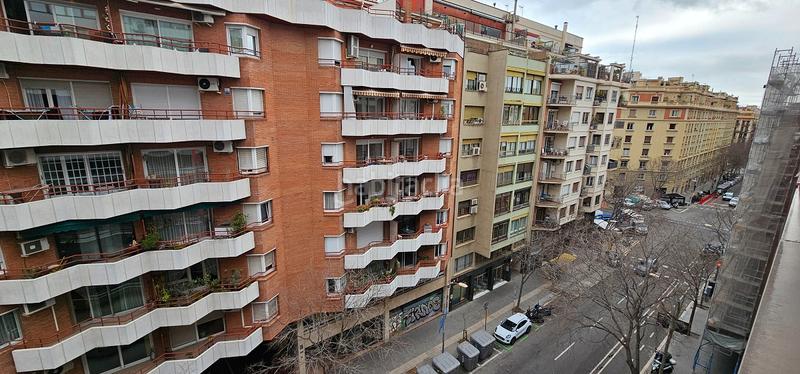 Foto d6fc2318-1802-43d6-9ee3-8d6b8b3e4b72. Local comercial a carrer de calàbria 171 a La Nova Esquerra de l´Eixample Barcelona