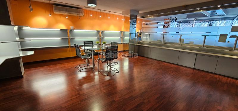 Foto f0c03306-cd45-471b-a4e2-9bb62de6a4bc. Local comercial a carrer de calàbria 171 a La Nova Esquerra de l´Eixample Barcelona