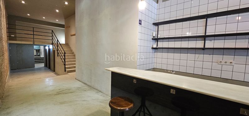 Foto 090b2e34-0eb2-4320-a85f-1d16a28f8a53. Local comercial bonito local con licencia c1 en Sant Antoni Barcelona