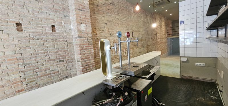 Foto 2a436108-b3c9-4b45-ba3c-af4a7e666e2e. Local comercial bonito local con licencia c1 en Sant Antoni Barcelona