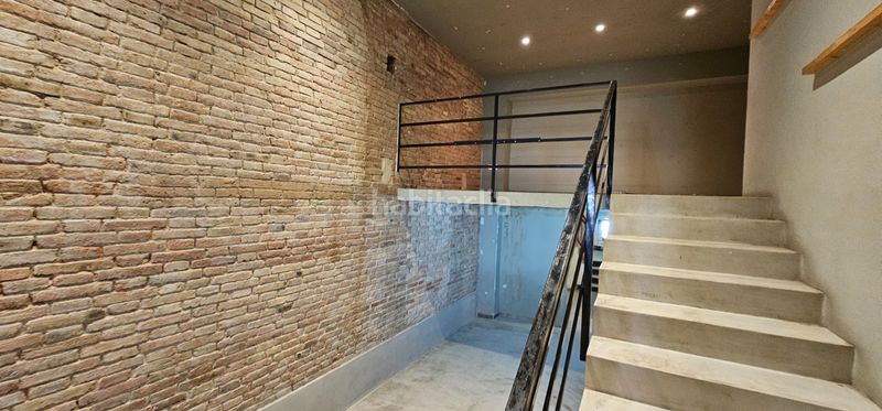 Foto 37188524-f8f8-45e7-b667-08b1f0855a69. Local comercial a Sant Antoni Barcelona