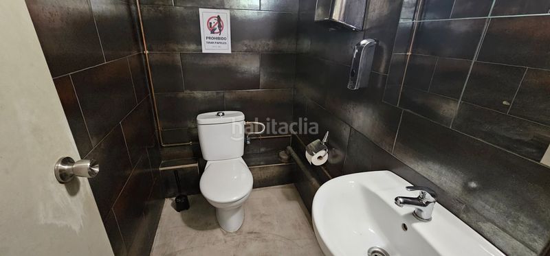 Foto 912d2669-61d8-4ba0-94b3-ca71333e3e6e. Local comercial bonito local con licencia c1 en Sant Antoni Barcelona