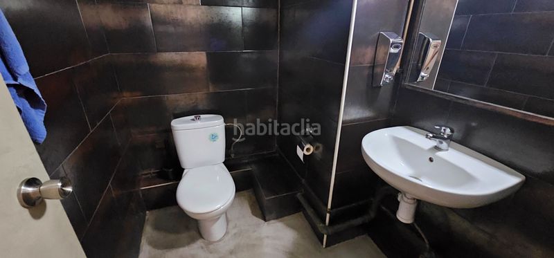 Foto 915e0cf7-7c88-4623-b15b-cea9e0ed5054. Local comercial bonito local con licencia c1 en Sant Antoni Barcelona