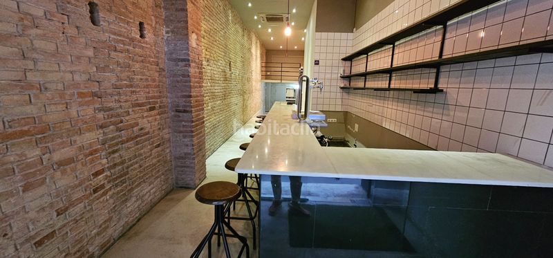 Foto a4af6acf-eec6-44ce-b7f1-7151f361f718. Local comercial bonito local con licencia c1 en Sant Antoni Barcelona