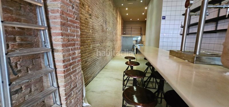 Foto ac5c517a-f8f8-46ac-9252-b18f3c4bdf71. Local comercial a Sant Antoni Barcelona