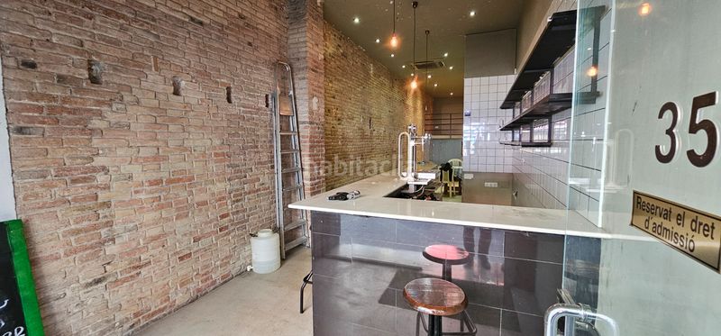 Foto de287152-07ac-4a3d-a3aa-d7b888894a8f. Local comercial a Sant Antoni Barcelona