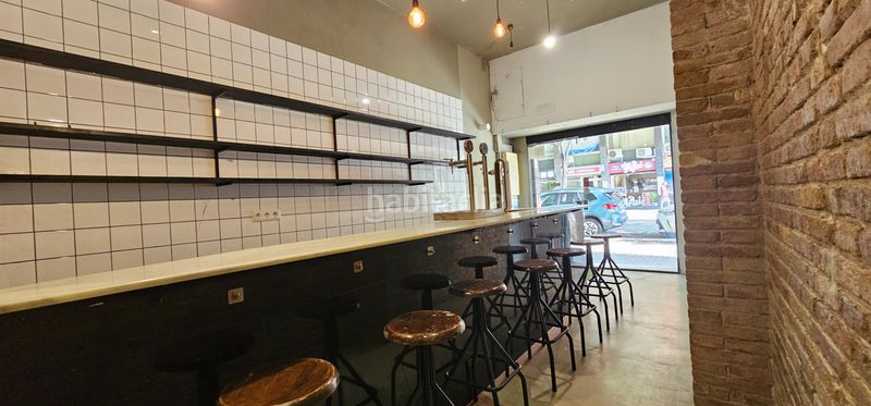 Foto f8e41f41-9ab5-45d9-b7b0-0bdaeff24c4a. Local comercial bonito local con licencia c1 en Sant Antoni Barcelona