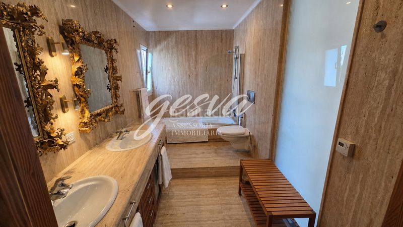 Foto 40284889-0348-4cae-abc5-982927a181d5. Chalet avec cheminée chauffage parking piscine dans Vendrell (El)