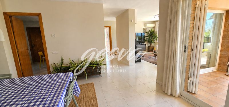 Foto 553c7073-785d-4dbb-a3ba-6af0d23c0f53. Chalet avec cheminée chauffage parking piscine dans Vendrell (El)