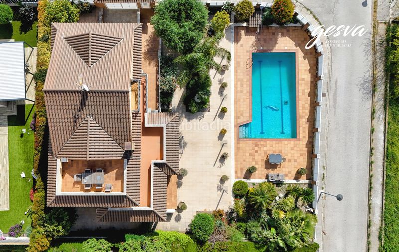 Foto 6bb3acbe-ec3f-47a8-a959-27faec8952a0. Chalet avec cheminée chauffage parking piscine dans Vendrell (El)