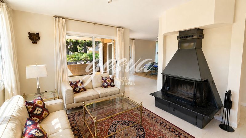 Foto 7b7e1dac-caa4-4fe4-95dd-c8a450a8b300. Chalet avec cheminée chauffage parking piscine dans Vendrell (El)