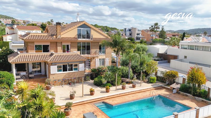 Foto 9f82817b-945e-43be-88d4-1f678fb0610b. Chalet avec cheminée chauffage parking piscine dans Vendrell (El)