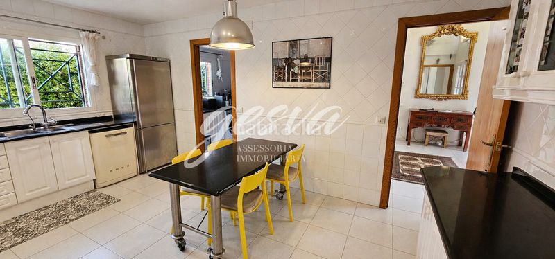 Foto a87aff80-bcb8-4f31-9bdc-7f426f8ae6d9. Chalet avec cheminée chauffage parking piscine dans Vendrell (El)
