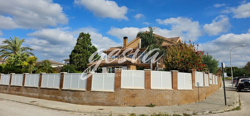 Foto c8537a96-957b-457e-b527-c85df32e9b7d. Chalet avec cheminée chauffage parking piscine dans Vendrell (El)