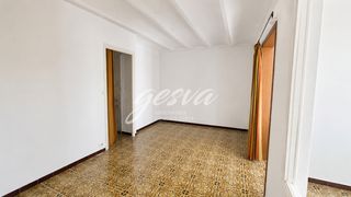 Appartement  Carrer de la naci�. ***pis tranquil i llumin�s a reformar sense ascensor al cor de c