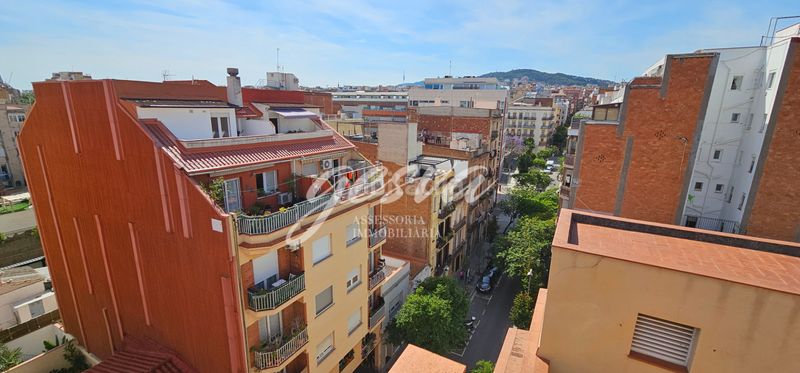 Foto 4b90ccf9-4561-40f7-b416-c68a758b2590. Pis a El Camp de l´Arpa del Clot Barcelona