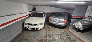 Parking voiture dans Carrer de sostres 33. Plaza para coche mediano