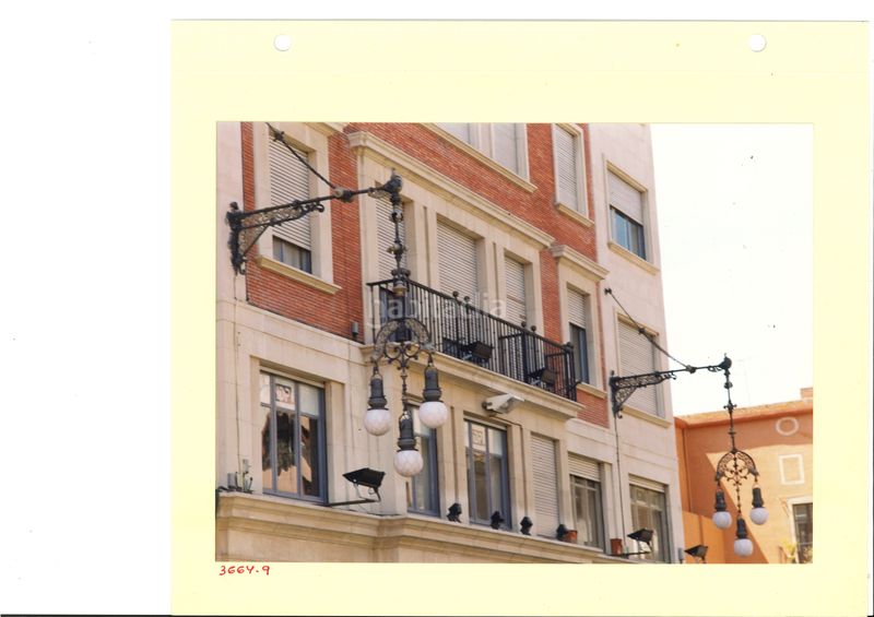 Foto 5587431f-f4b8-480a-bb1b-68cd6561a9c4. Location local commercial dans plaça general prim 5 dans Tarragona