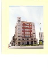 Rent Business premise in Plaça general prim 5. Amplio local en esquina en el centro de tarragona – ¡el más gran