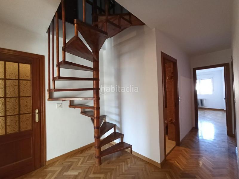 Foto 2dc599de-351e-401f-a003-223fa3fc3ed9. Duplex con riscaldamento in Zona Alta Ponferrada