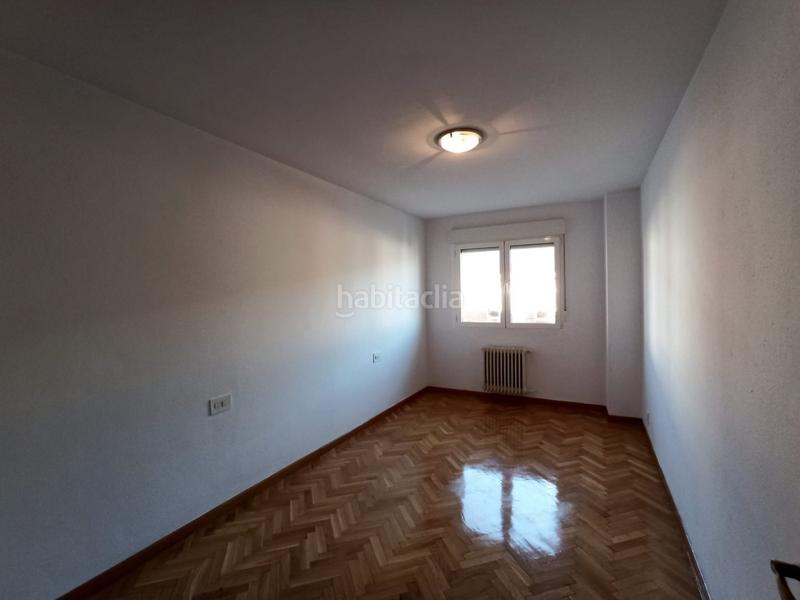 Foto 5088f40a-32ba-4c65-a25a-12cb8f187113. Duplex con riscaldamento in Zona Alta Ponferrada