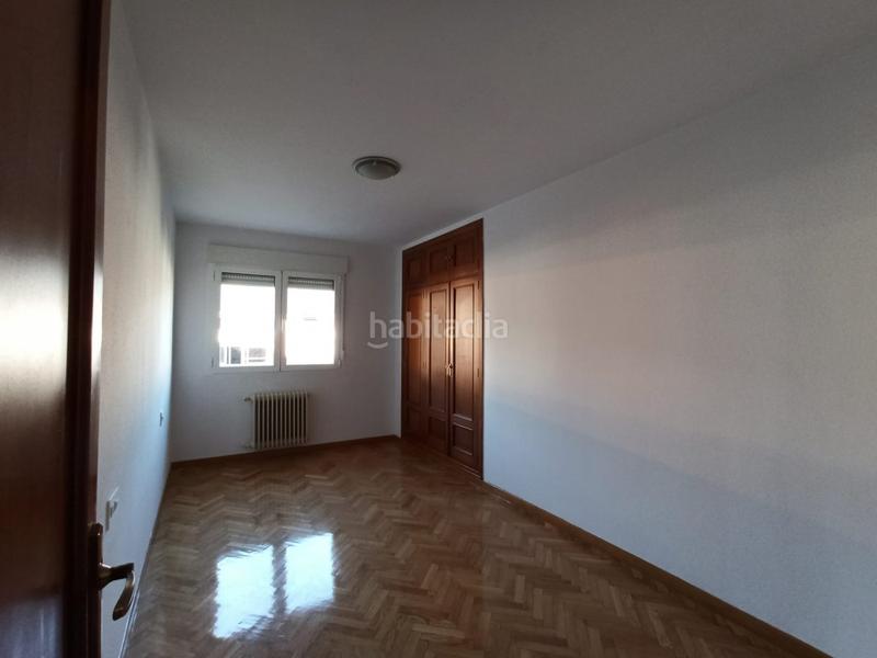 Foto 548c62c1-4c0d-4c78-99bd-b9a8a1f6f45b. Duplex con riscaldamento in Zona Alta Ponferrada