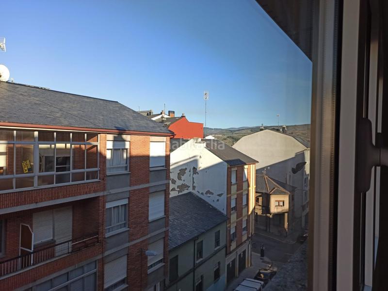 Foto 7be3cf18-41a4-4130-b850-008b482fad5e. Duplex con riscaldamento in Zona Alta Ponferrada