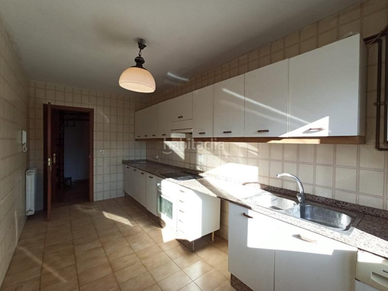 Foto c1a9ed6e-9417-455f-b071-b4502c87d812. Duplex con riscaldamento in Zona Alta Ponferrada