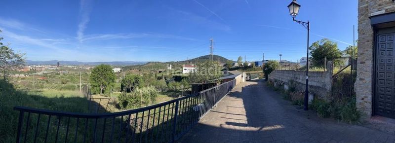 Foto 333cbbbd-593b-46fd-9e35-162e83075e83. Terreny residencial a Zona Alta Ponferrada