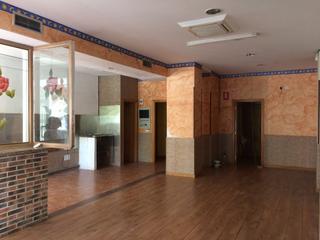 Location Local commercial  Huertas sacrame  en  ponferrada 6. Alquiler local comercial
