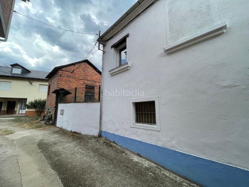 Foto 031e4c04-df38-4f61-aa4e-ee0fbfef8159. Casa con riscaldamento in Corullón