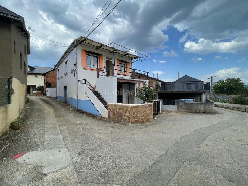 Foto 489d5858-a1d4-426a-8cf0-2a35a138a96f. Casa con riscaldamento in Corullón
