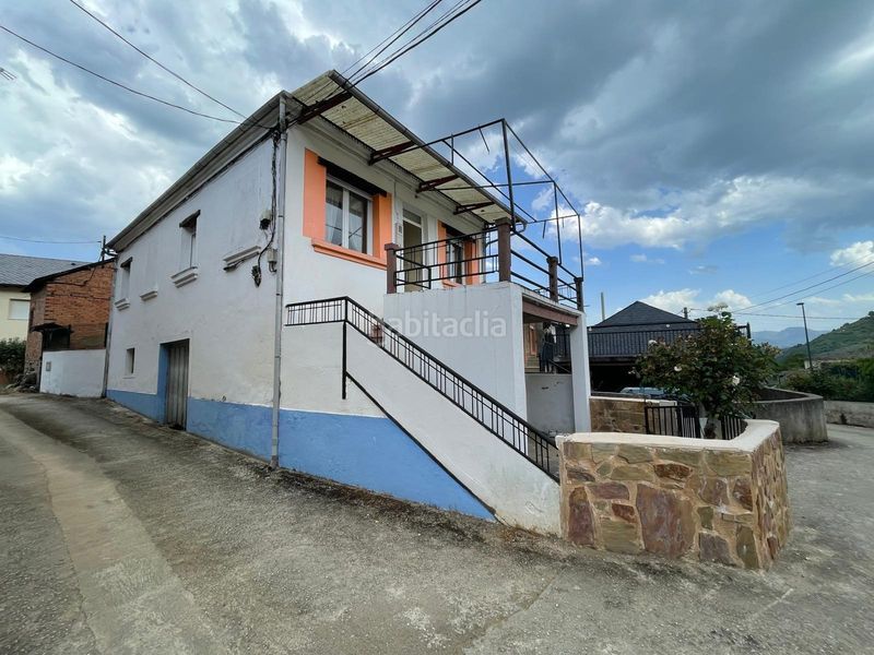 Foto 79467cc7-dacf-49b3-bbcf-0e8166c9f7a9. Casa con riscaldamento in Corullón