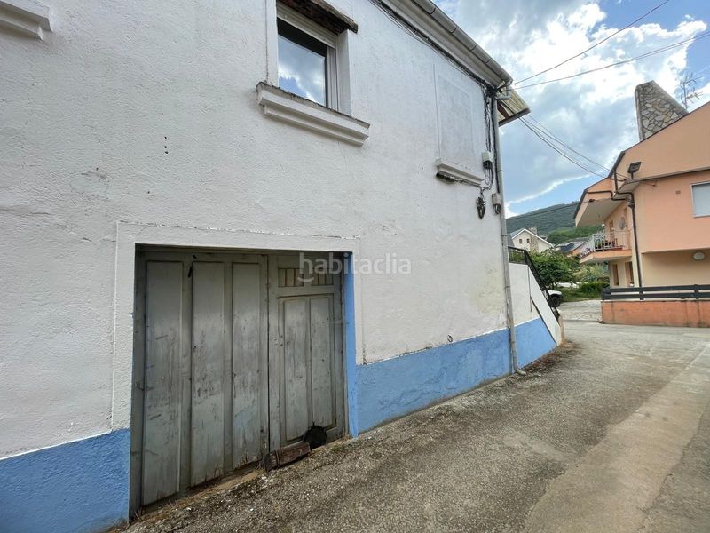 Foto b7d473e2-d06a-4d1f-b3e8-aa50892df75a. Casa con riscaldamento in Corullón