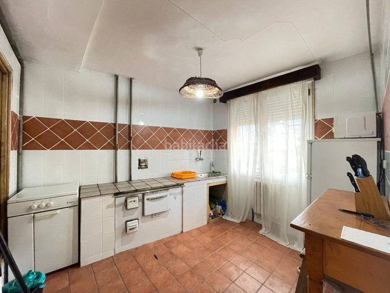Foto be783855-9d0b-45d6-aafa-ff79067df392. Casa con riscaldamento in Corullón