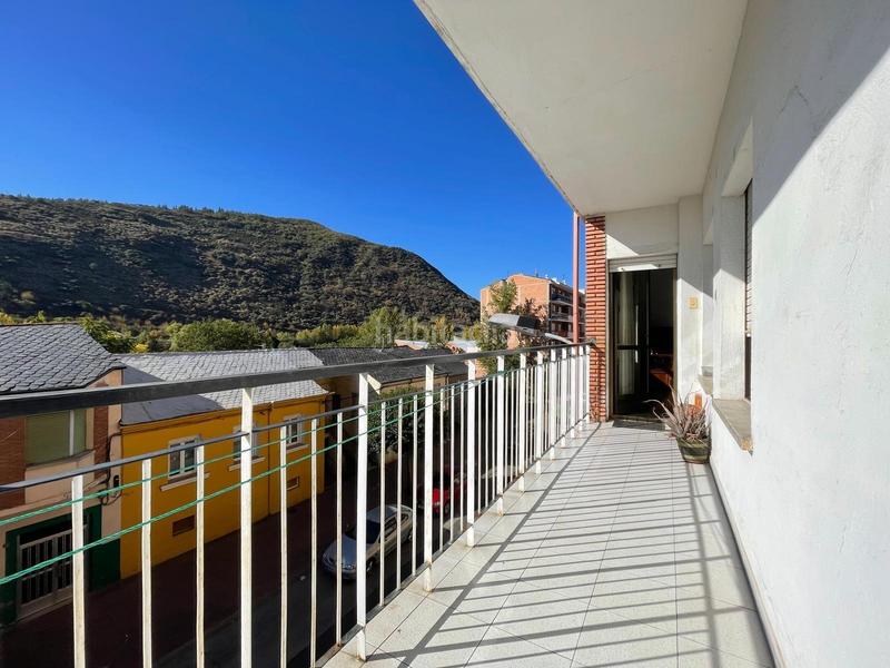 Foto 4d6fd0f9-48bd-4924-a364-5c0514df2ca1. Flat with heating in Centro Ponferrada