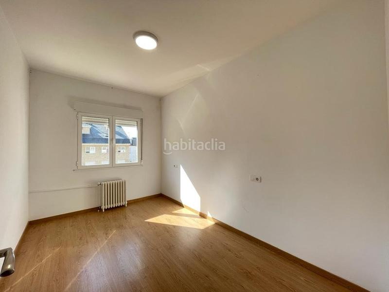 Foto c7fed1cd-6e51-486b-ac83-993d5d501cf9. Miete etagenwohnung mit heizung in Zona Alta Ponferrada