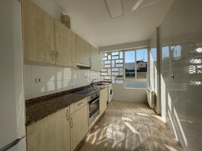 Foto c222ba2b-d687-4319-9753-e5e179a2b35b. Rent flat with heating in Zona Alta Ponferrada