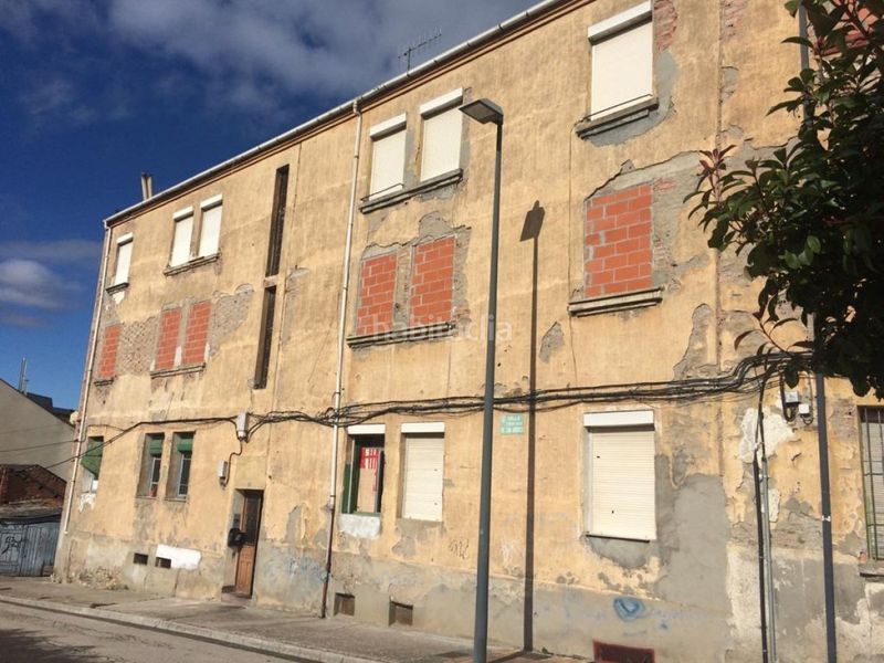 Foto cc69984c-b947-410a-a555-901a87ec91b2. Terreny residencial a Zona Alta Ponferrada