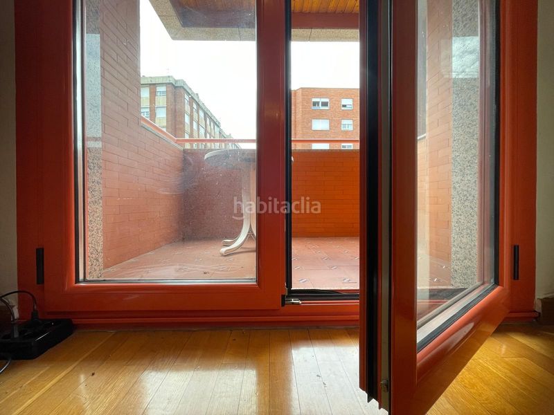 Foto 118b9ff1-7a84-417b-8051-1d37560811a8. Pis amb calefacció aparcament a Zona Alta Ponferrada