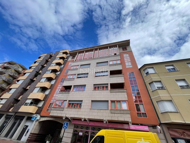Foto d50c2f89-abd1-4184-9eaa-cfe7efdff960. Pis amb calefacció aparcament a Zona Alta Ponferrada
